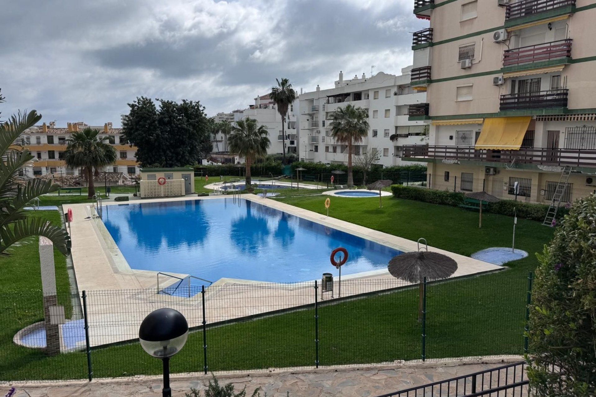 Resale - apartment - Benalmadena - Benalmadena Costa