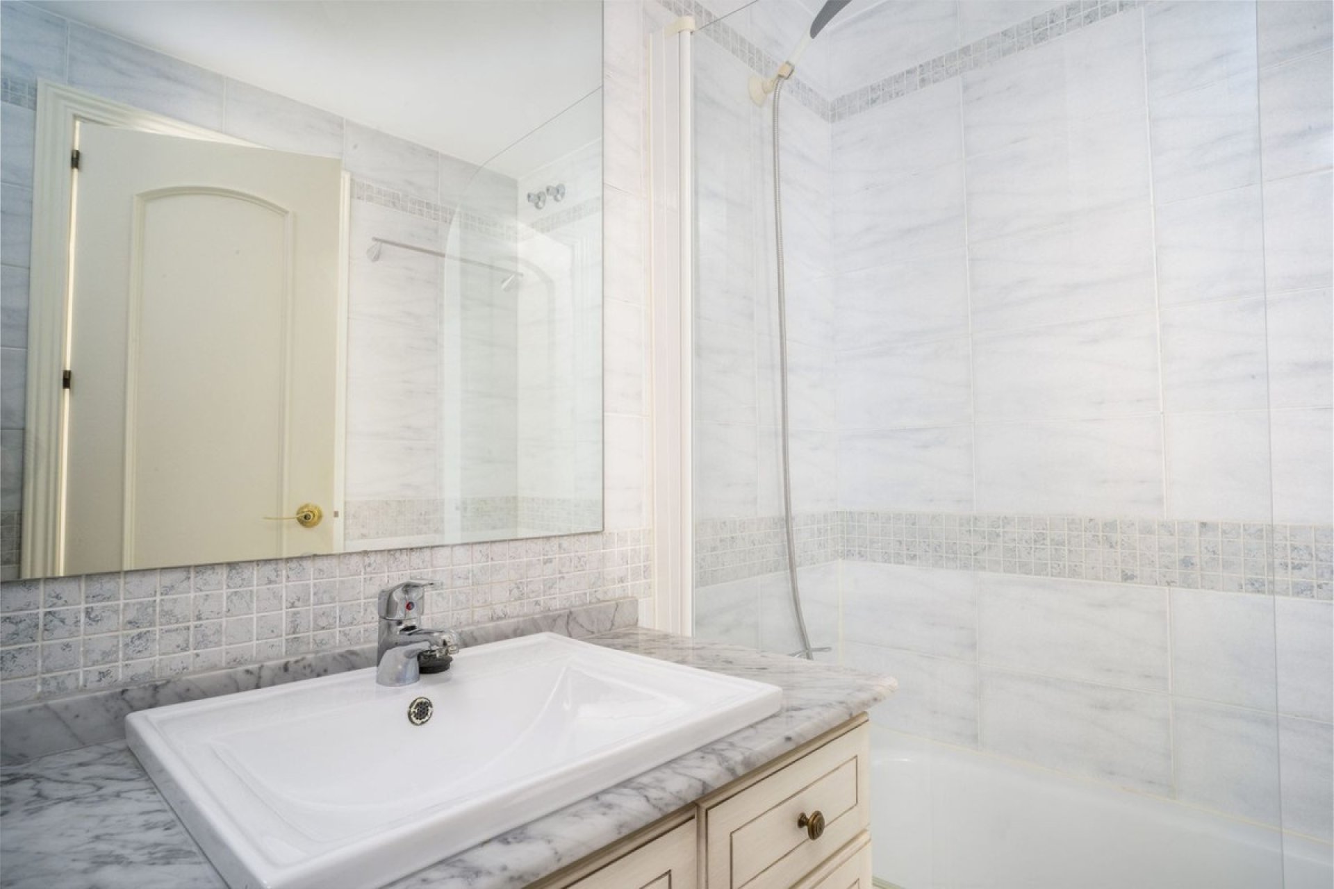 Resale - apartment - Benalmadena - Benalmadena Costa