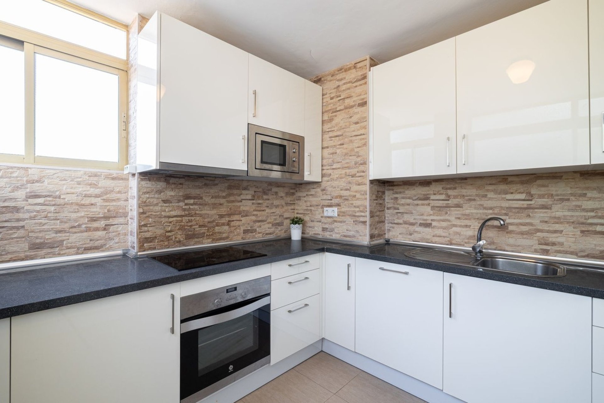 Resale - apartment - Benalmadena - Benalmadena Costa