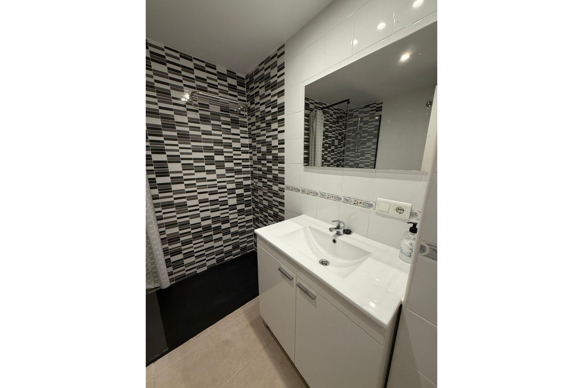 Resale - apartment - Benalmadena - Benalmadena Costa