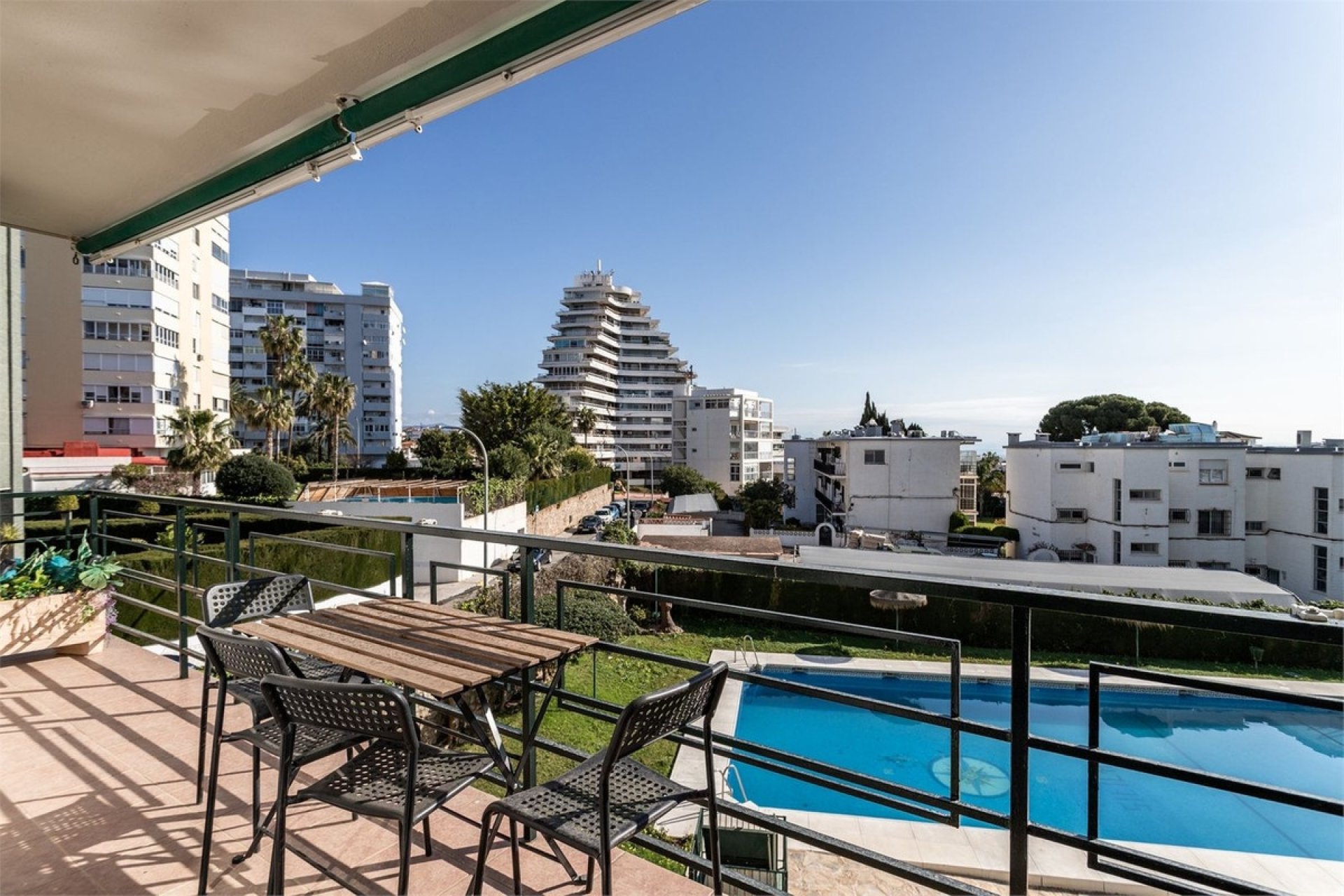 Resale - apartment - Benalmadena - Benalmadena Costa