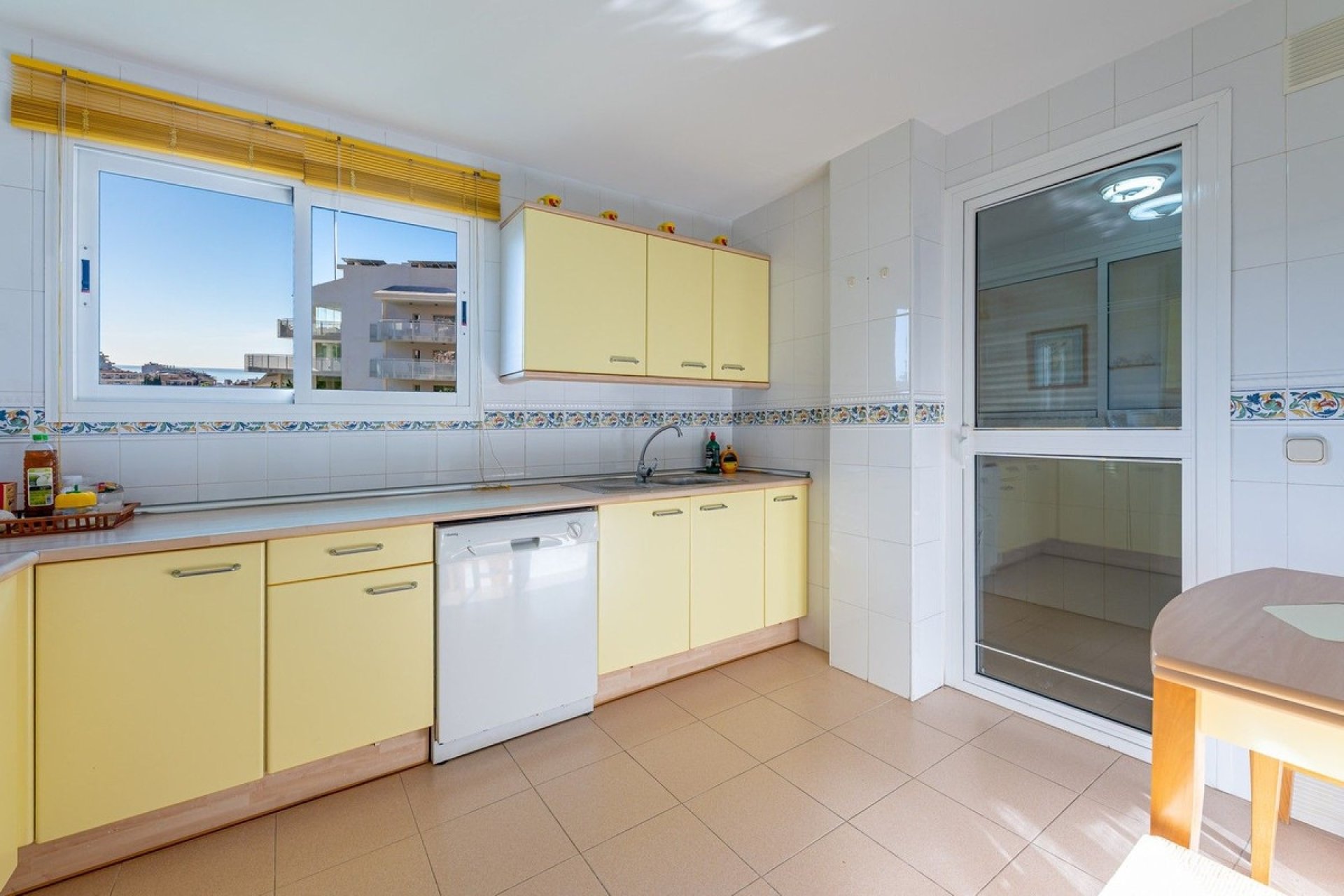 Resale - apartment - Benalmadena - Benalmadena Costa
