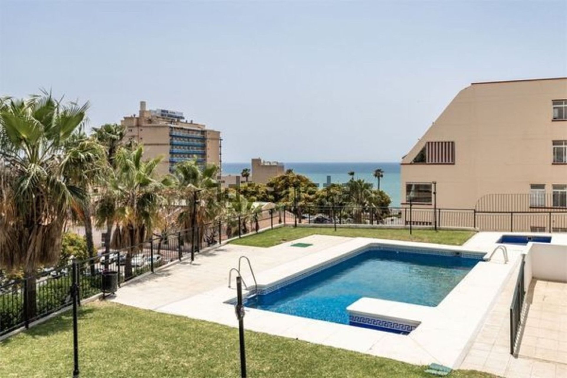 Resale - apartment - Benalmadena - Torrequebrada