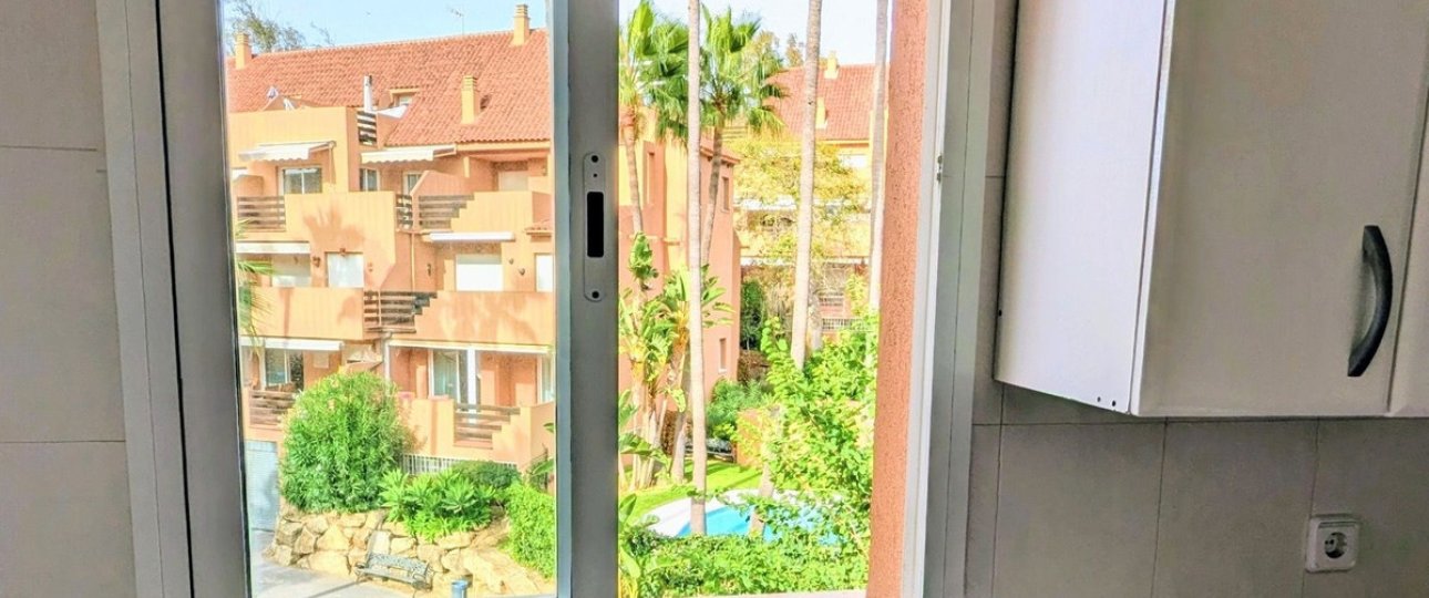 Resale - apartment - Casares - Casares Centro