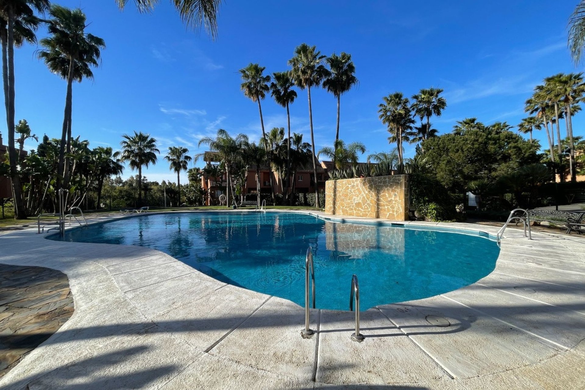 Resale - apartment - Casares - Casares Playa