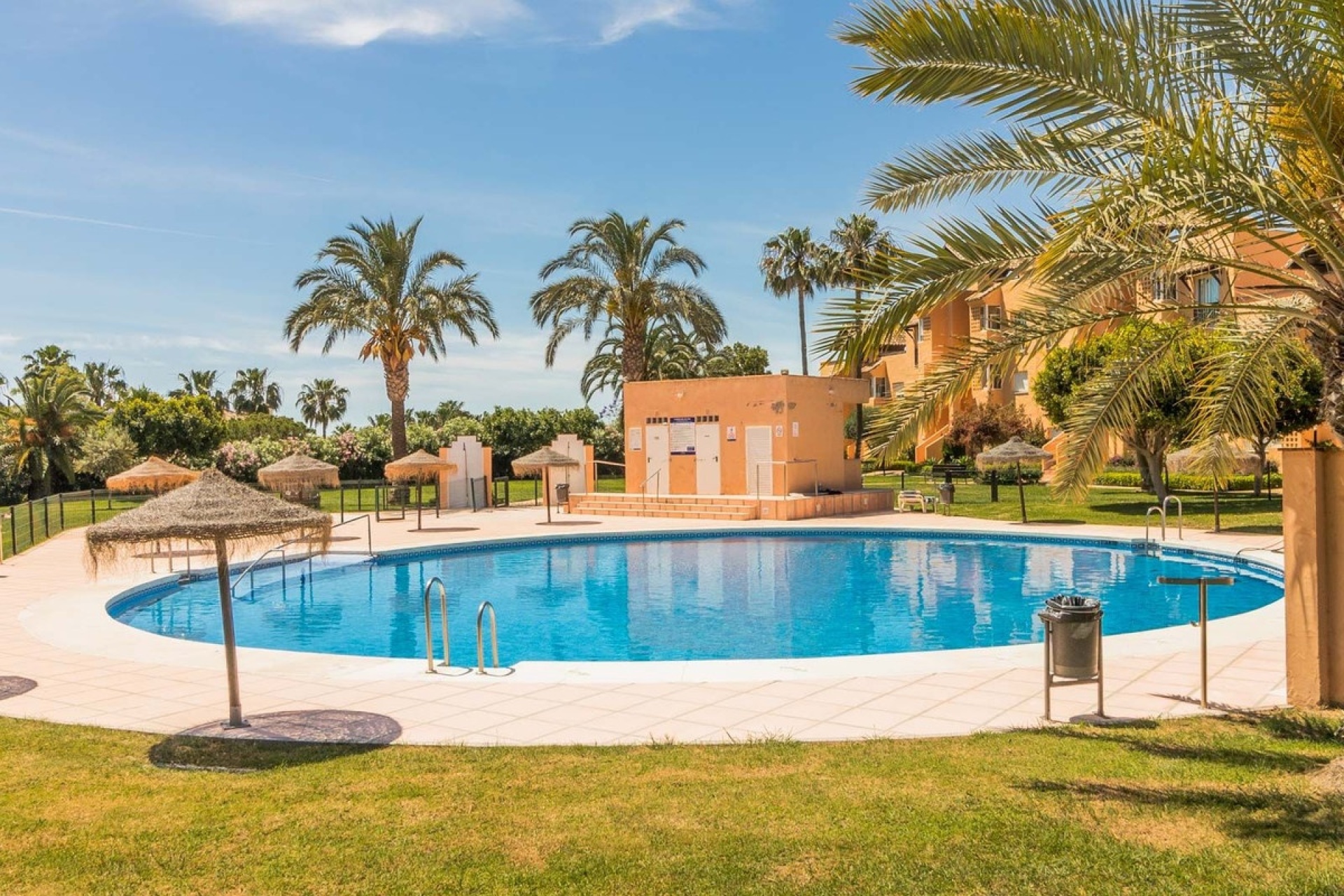 Resale - apartment - Casares - Casares Playa