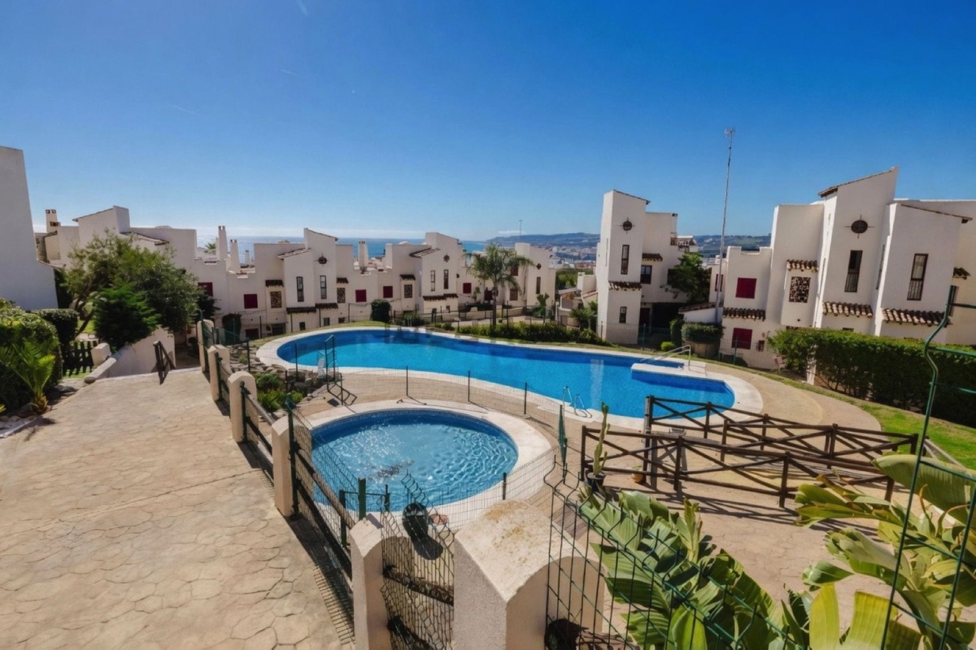 Resale - apartment - Casares - Casares Playa