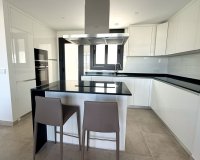 Resale - apartment - Estepona - Atalaya