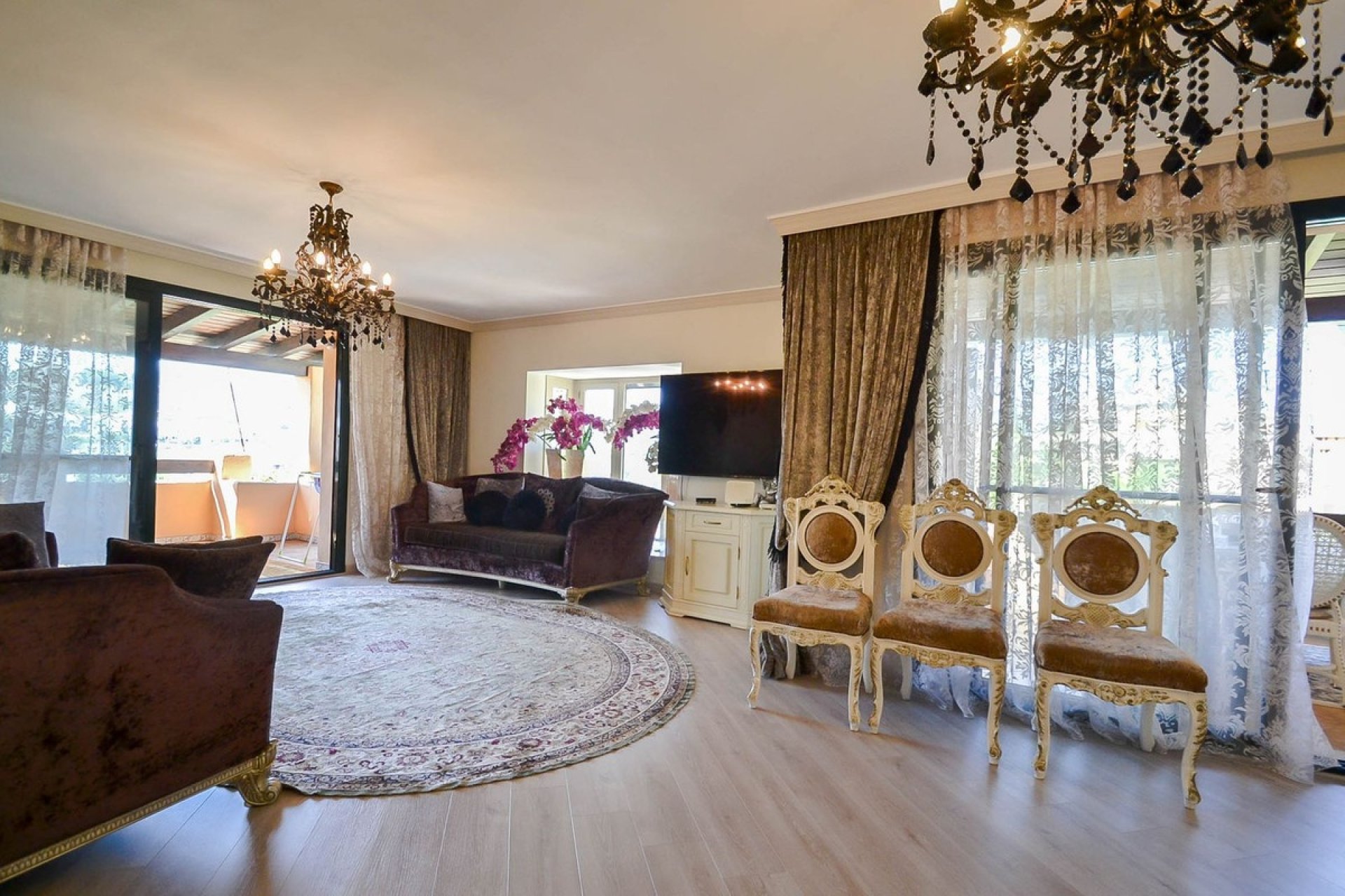 Resale - apartment - Estepona - Atalaya