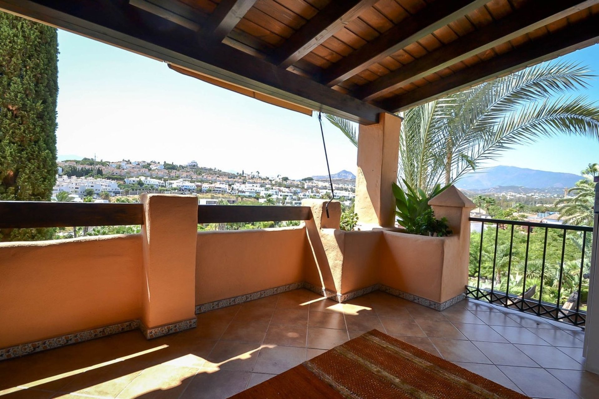 Resale - apartment - Estepona - Atalaya