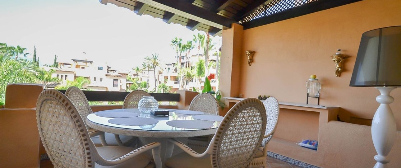 Resale - apartment - Estepona - Atalaya