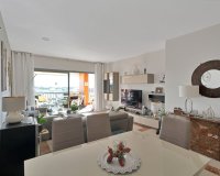 Resale - apartment - Estepona - Atalaya