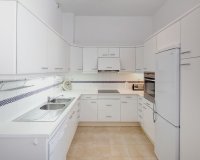 Resale - apartment - Estepona - Atalaya