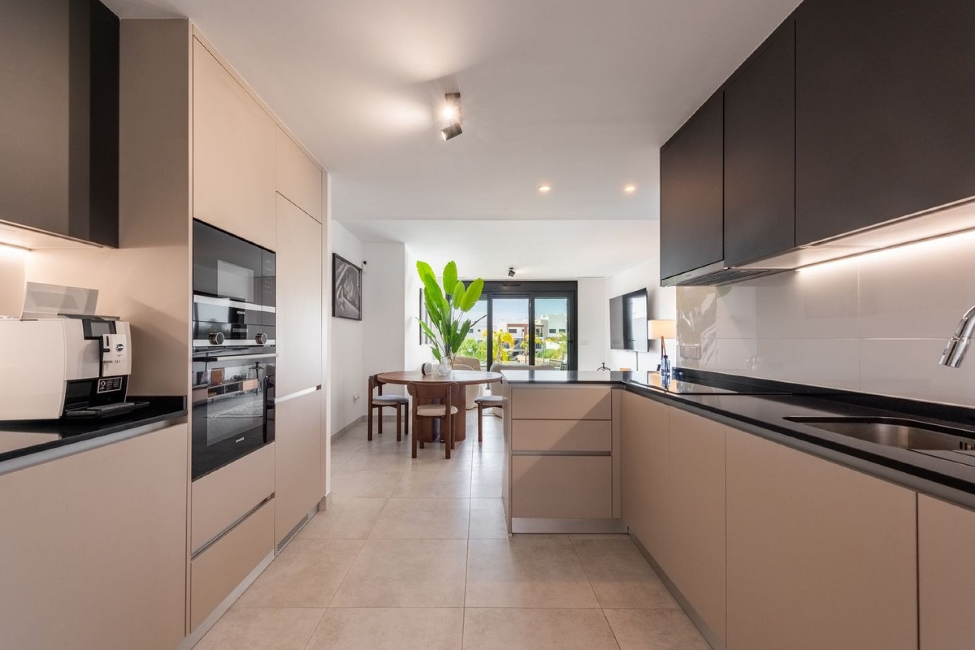 Resale - apartment - Estepona - Atalaya