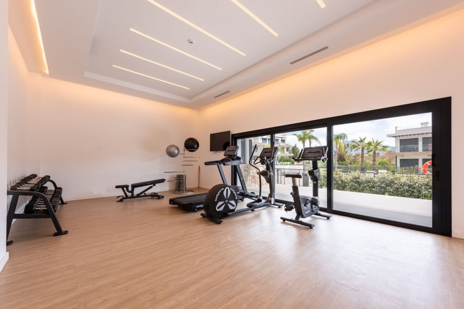 Resale - apartment - Estepona - Atalaya