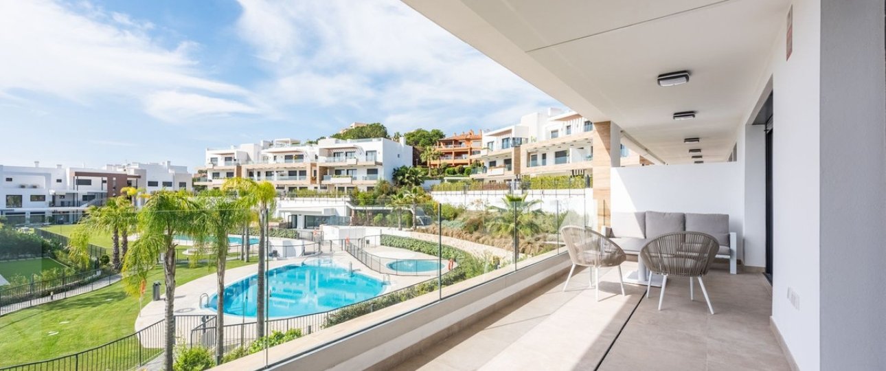 Resale - apartment - Estepona - Atalaya