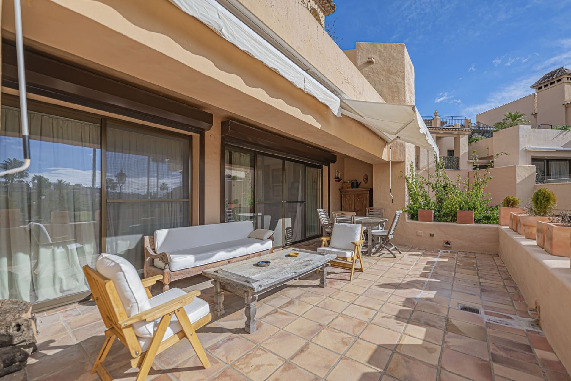 Resale - apartment - Estepona - Atalaya