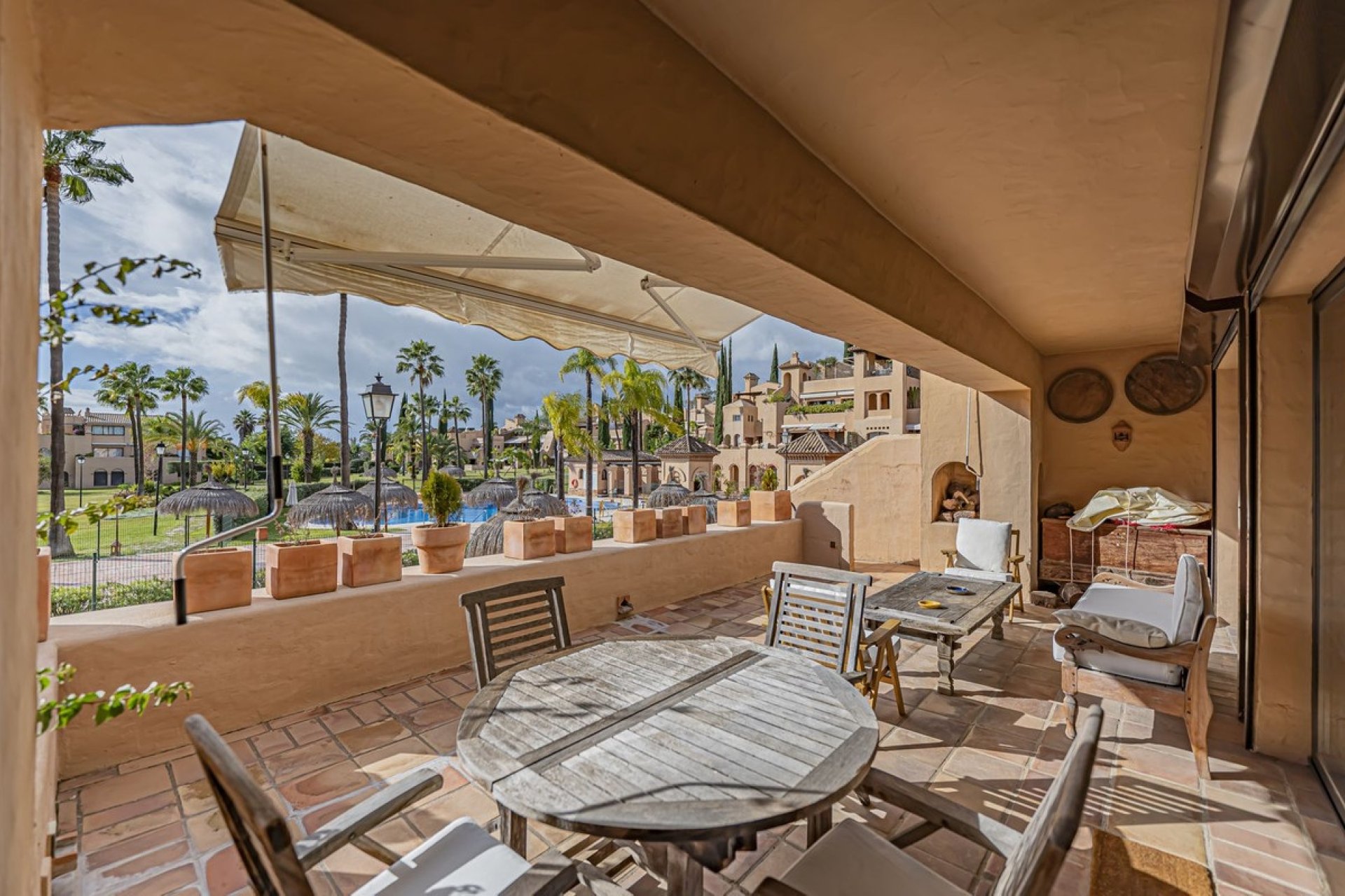 Resale - apartment - Estepona - Atalaya