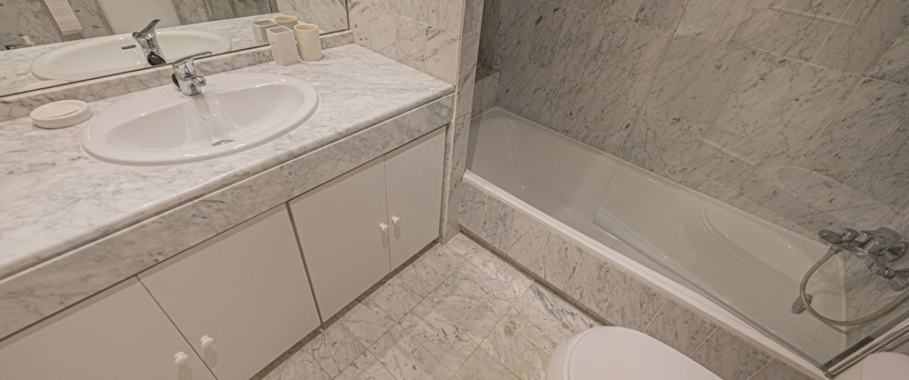Resale - apartment - Estepona - Atalaya
