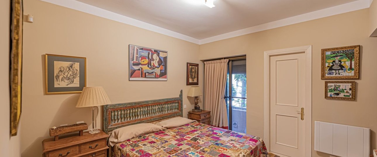 Resale - apartment - Estepona - Atalaya