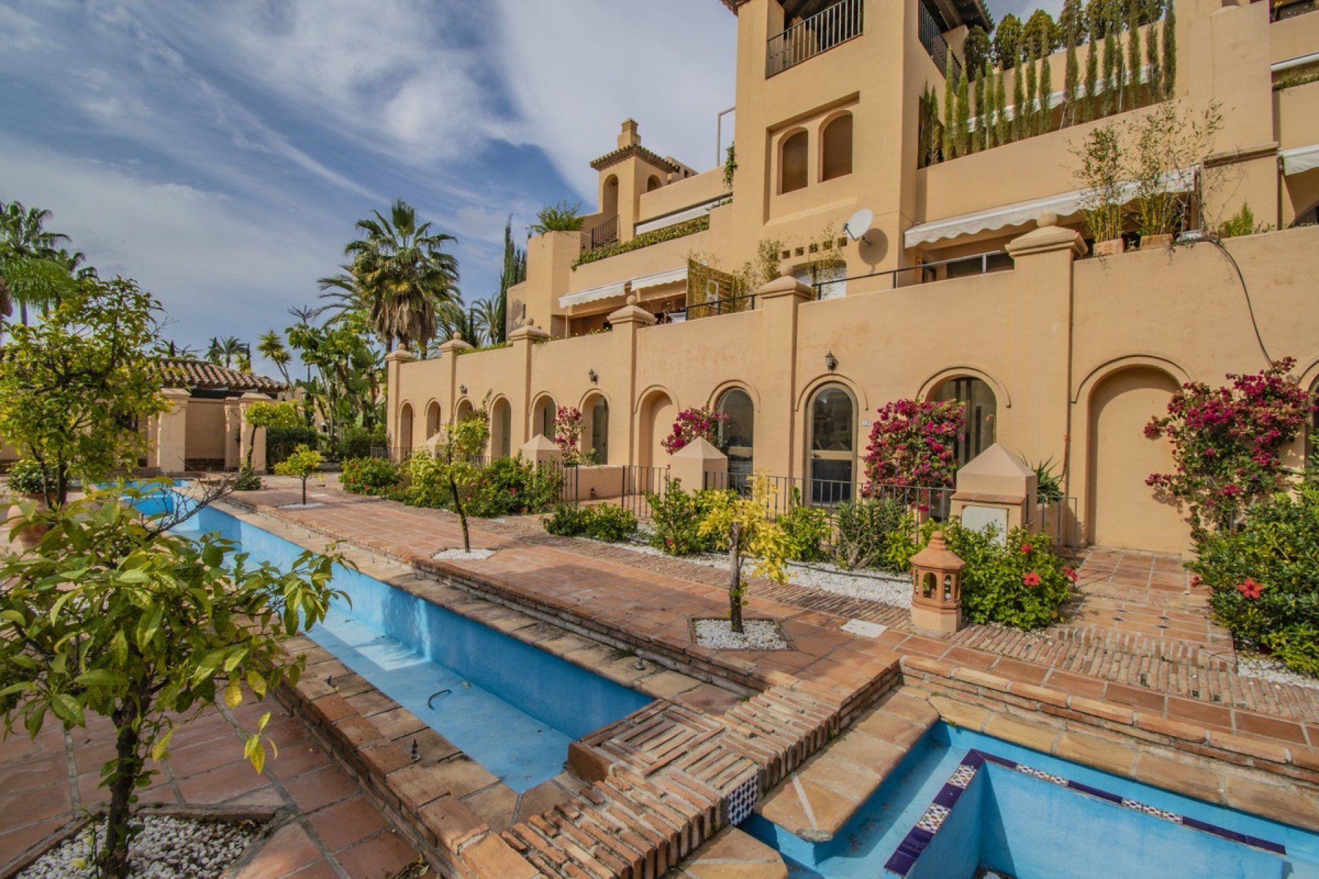 Resale - apartment - Estepona - Atalaya