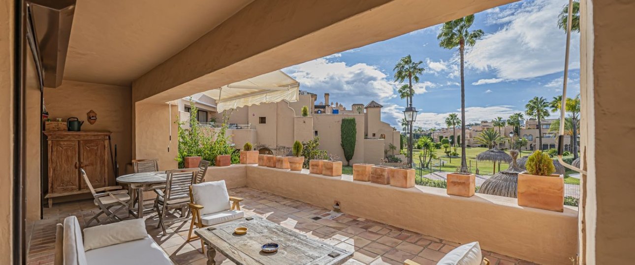 Resale - apartment - Estepona - Atalaya