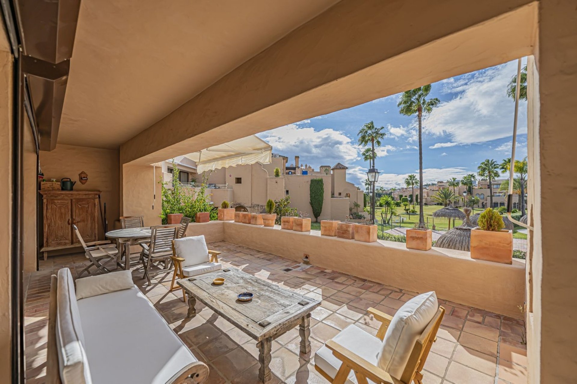 Resale - apartment - Estepona - Atalaya