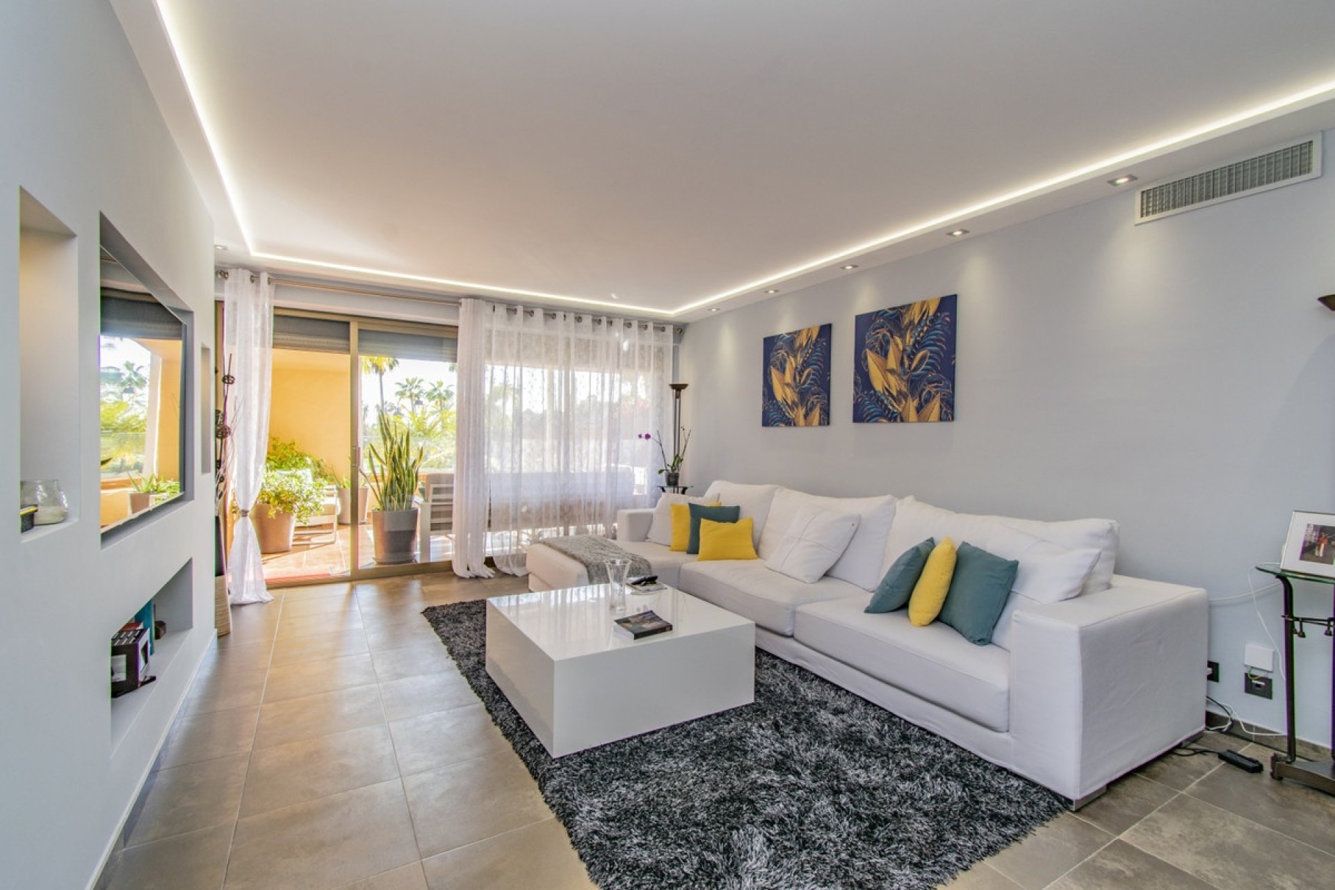 Resale - apartment - Estepona - Atalaya