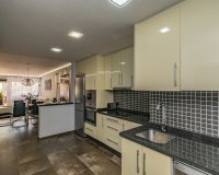 Resale - apartment - Estepona - Atalaya