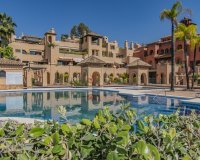 Resale - apartment - Estepona - Atalaya