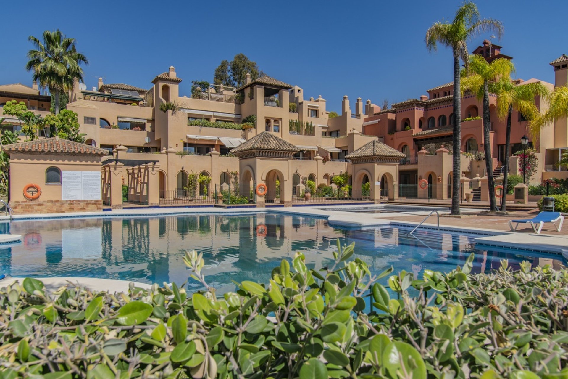 Resale - apartment - Estepona - Atalaya