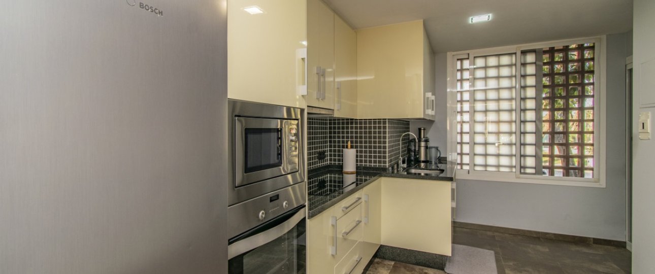 Resale - apartment - Estepona - Atalaya