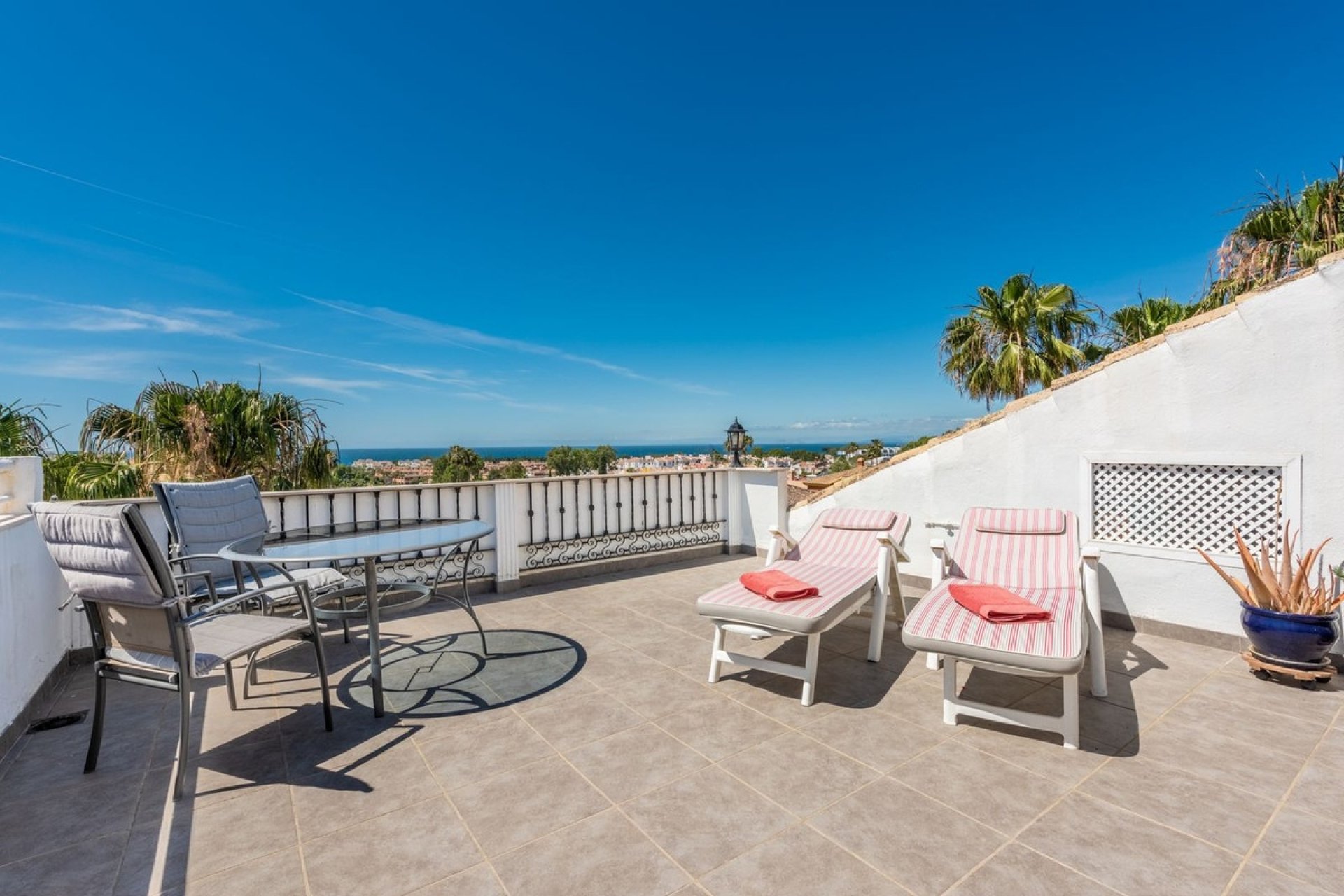 Resale - apartment - Estepona - Atalaya