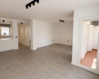 Resale - apartment - Estepona - Atalaya