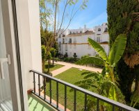 Resale - apartment - Estepona - Atalaya