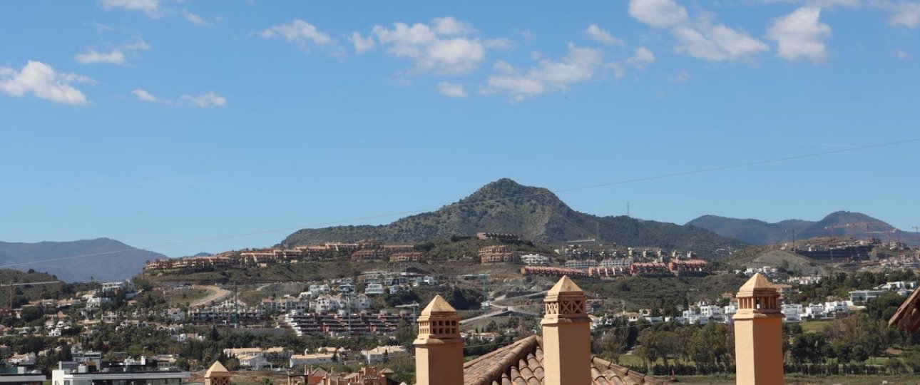 Resale - apartment - Estepona - Atalaya