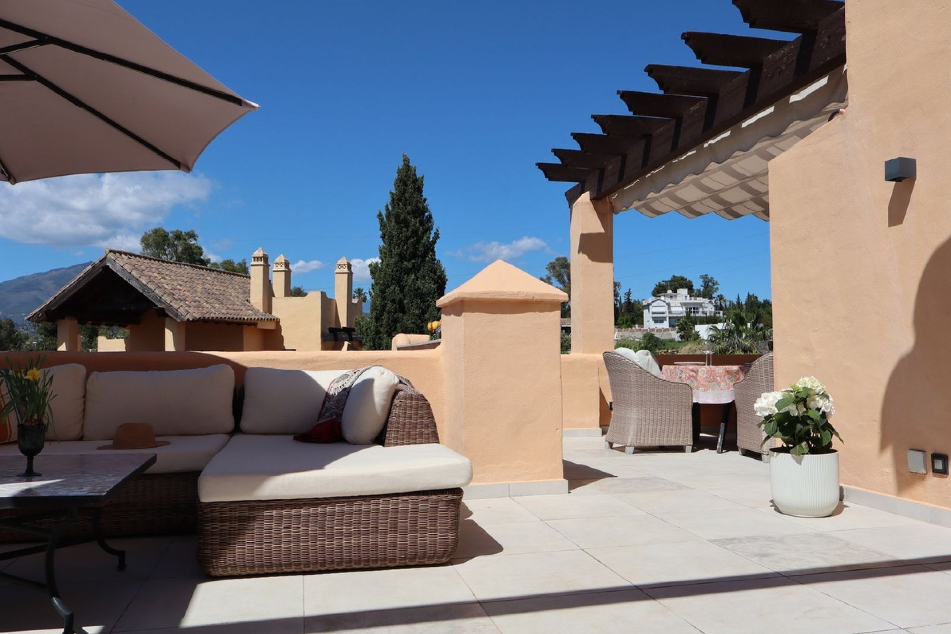 Resale - apartment - Estepona - Atalaya