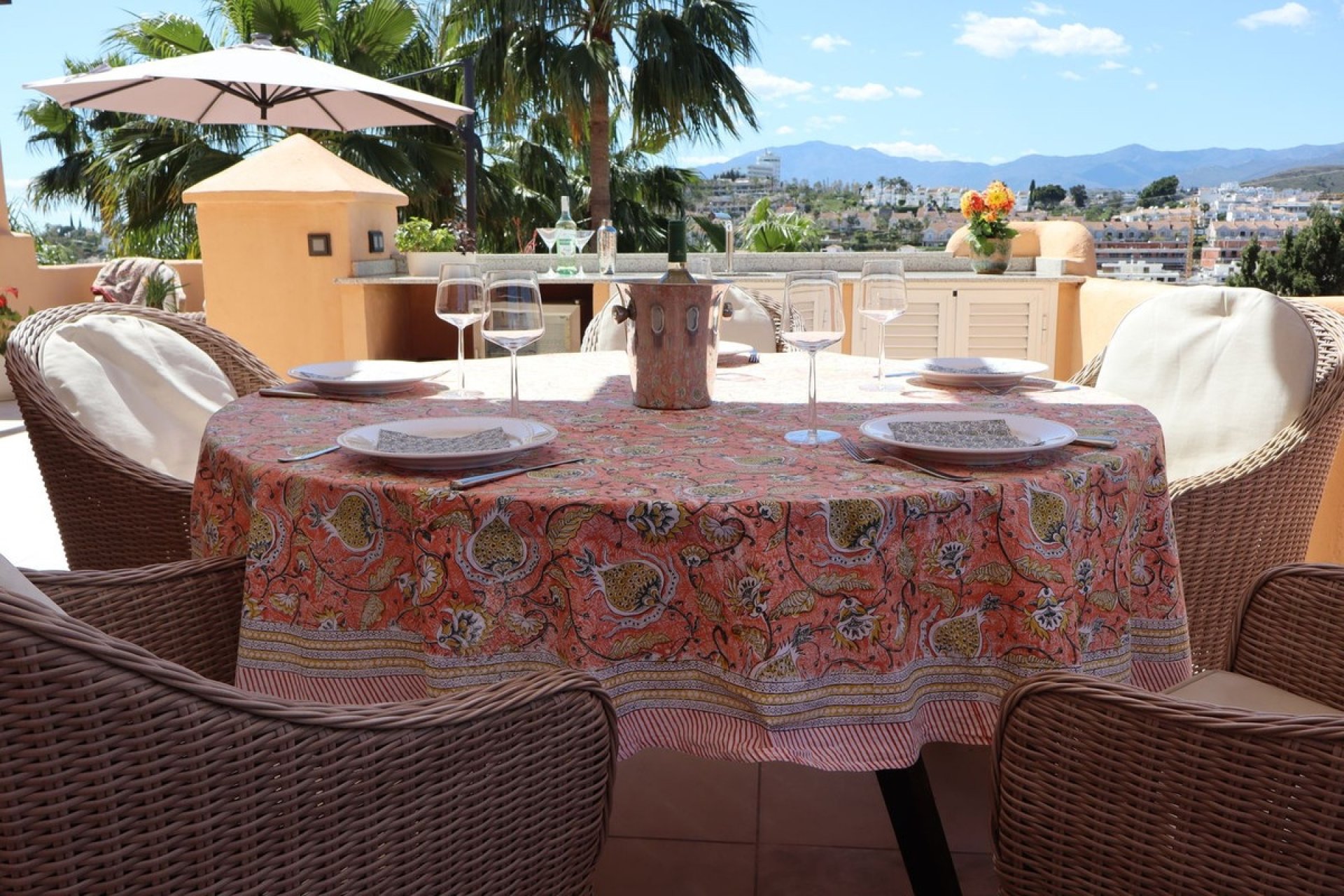 Resale - apartment - Estepona - Atalaya