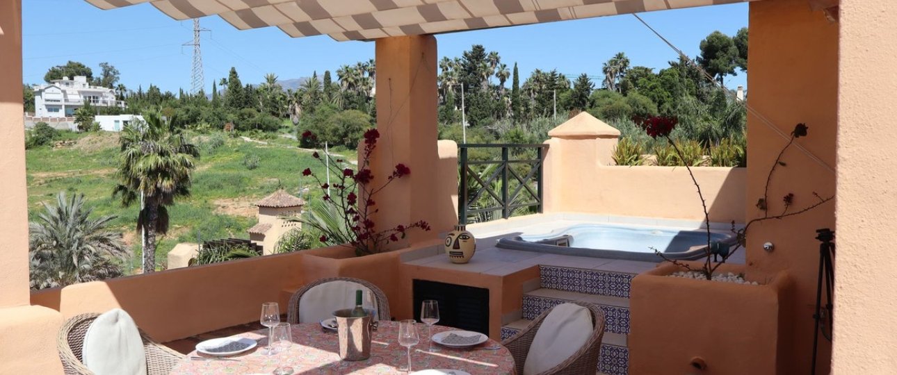 Resale - apartment - Estepona - Atalaya
