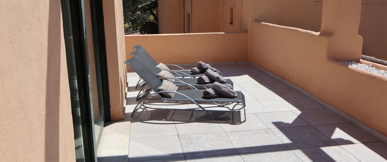 Resale - apartment - Estepona - Atalaya