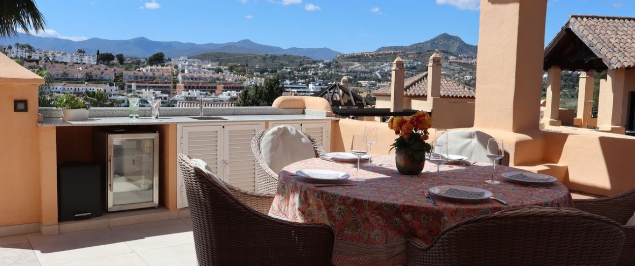 Resale - apartment - Estepona - Atalaya
