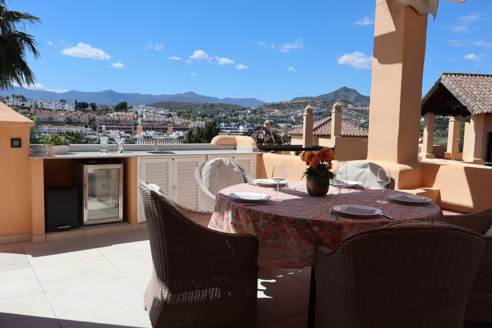 Resale - apartment - Estepona - Atalaya