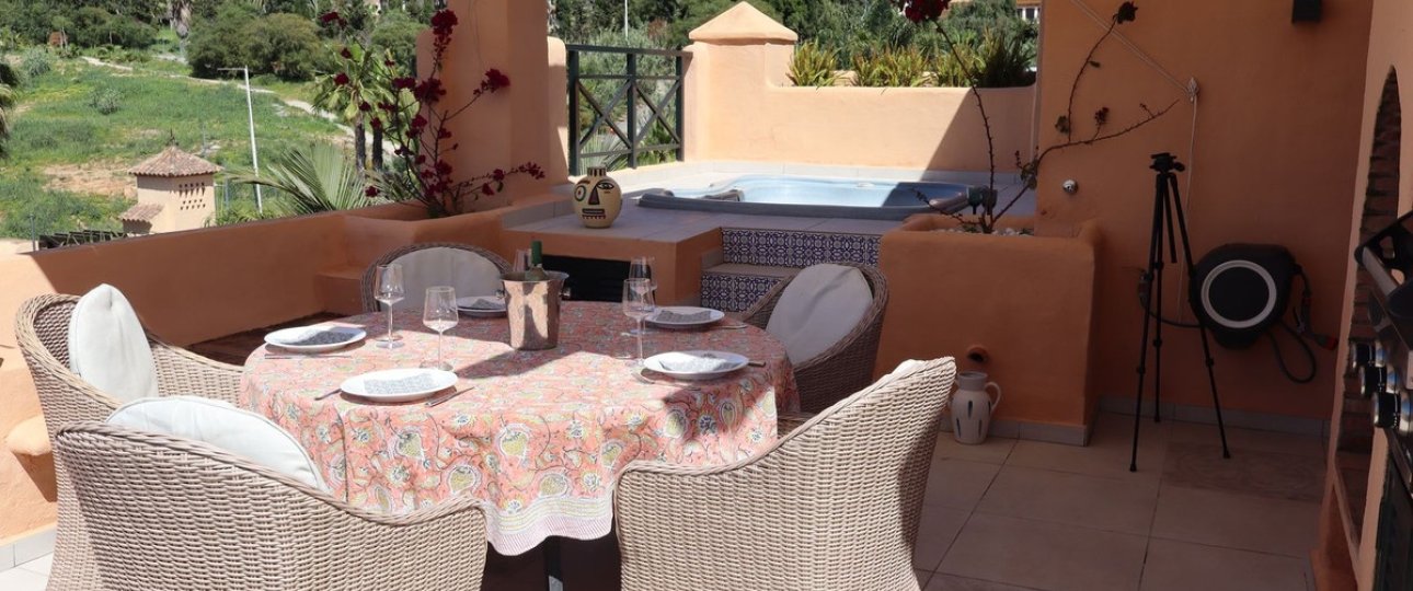 Resale - apartment - Estepona - Atalaya