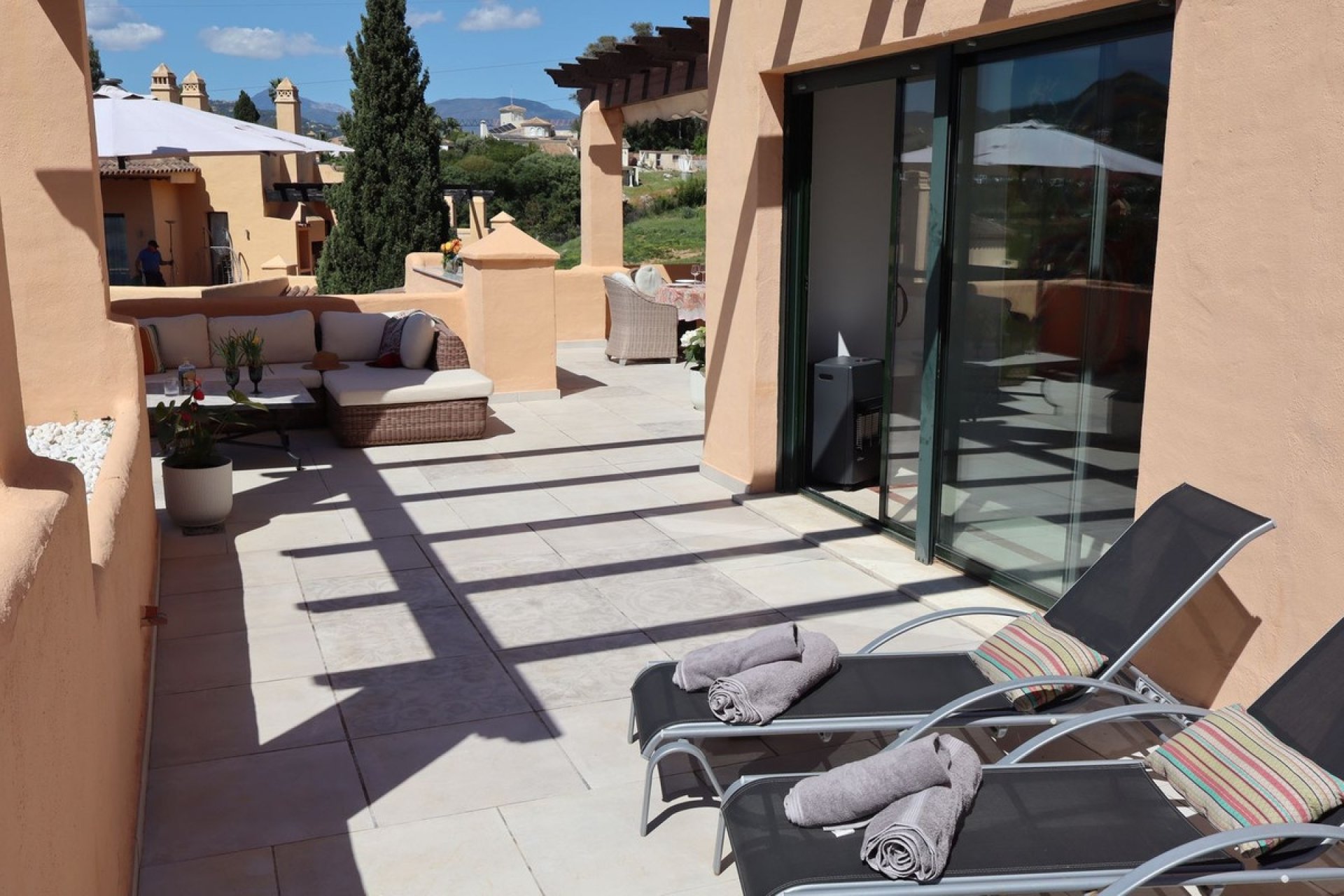 Resale - apartment - Estepona - Atalaya