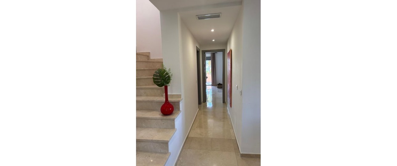 Resale - apartment - Estepona - Atalaya