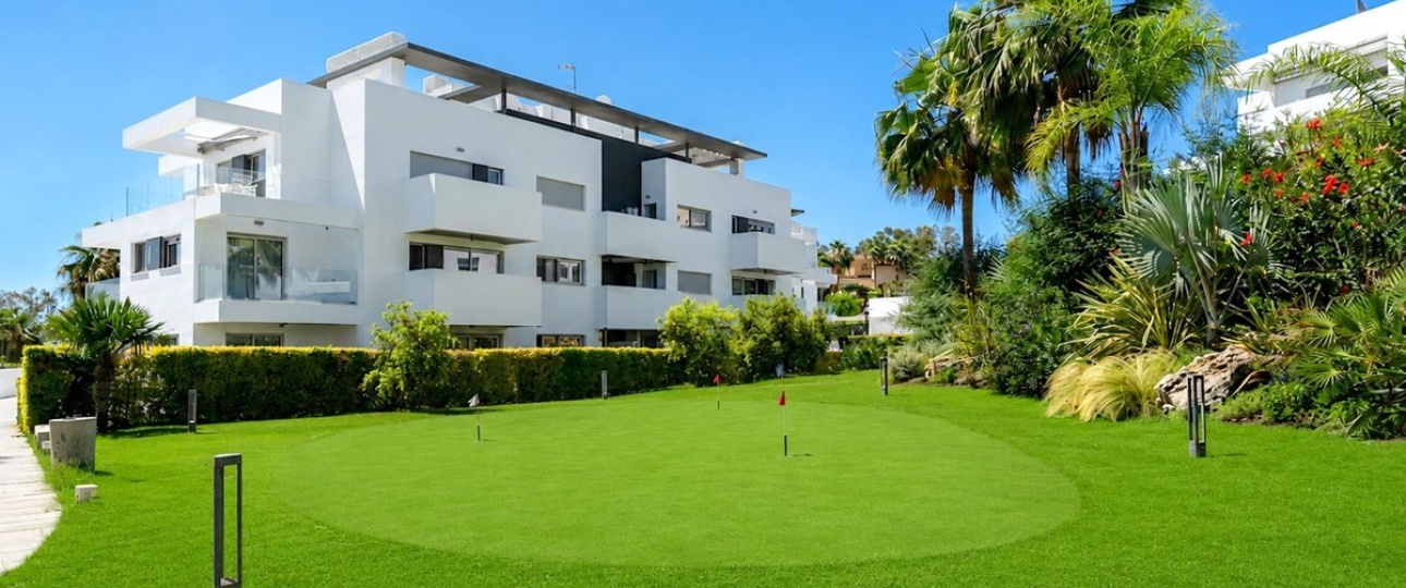 Resale - apartment - Estepona - Atalaya