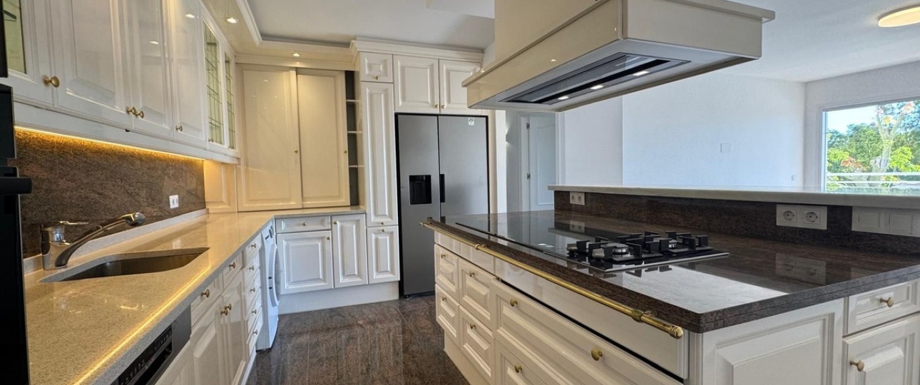 Resale - apartment - Estepona - Atalaya
