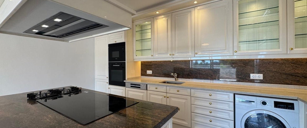 Resale - apartment - Estepona - Atalaya