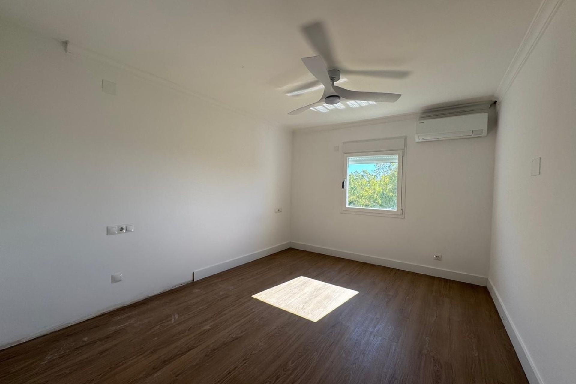 Resale - apartment - Estepona - Atalaya