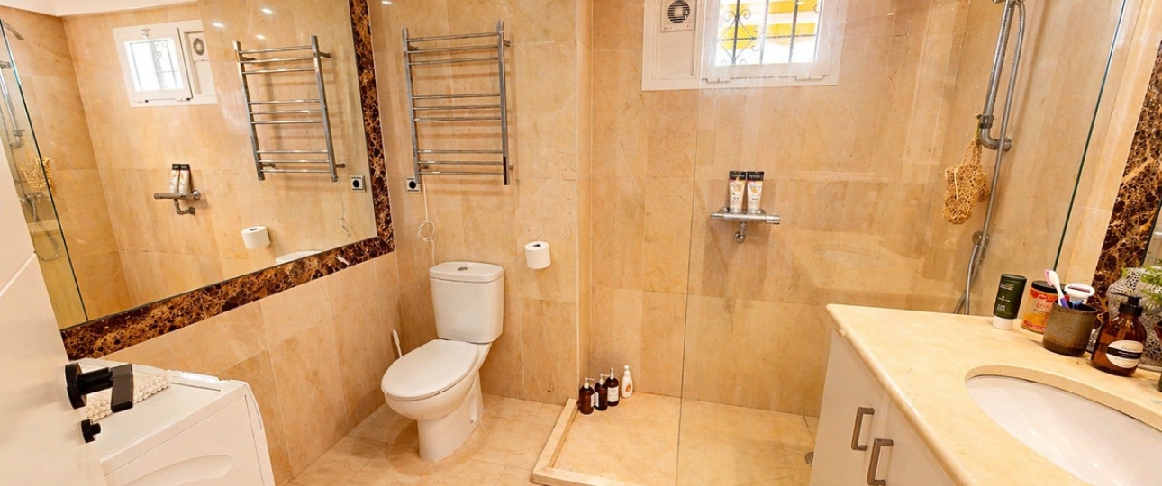 Resale - apartment - Estepona - Atalaya